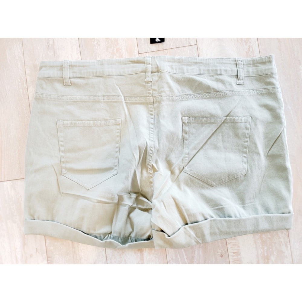 Las Olas 18 Stretch Denim Cuff Shorts Bermuda 18 Cuffed Leg Color SAGE NWT - Picture 4 of 8
